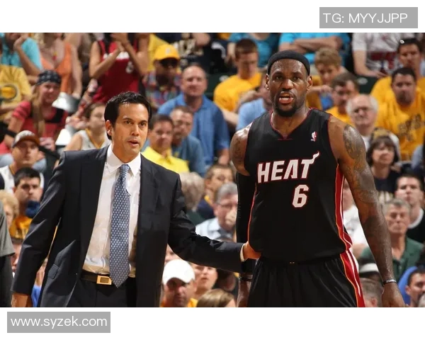 詹姆斯与斯波共同探讨现代篮球的节奏与空间的重要性 詹姆斯与斯波共同探讨现代篮球的节奏与空间的重要性