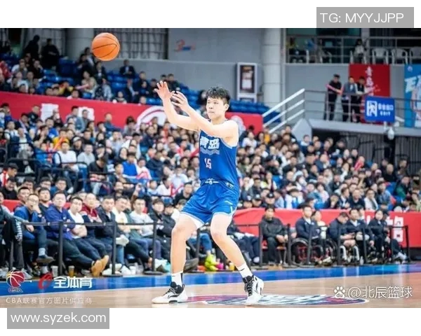 杨瀚森在比赛中表现出色需加强防守与无球跑动提升实力 杨瀚森在比赛中表现出色需加强防守与无球跑动提升实力