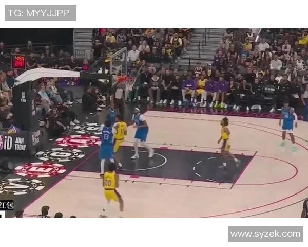 湖人训练热身艾顿与克内克特折返跑展现拼搏精神与团队默契 湖人训练热身艾顿与克内克特折返跑展现拼搏精神与团队默契