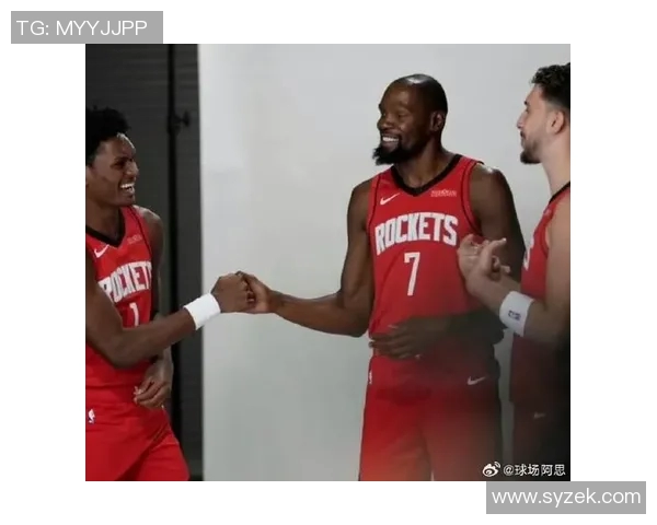 火箭官方晒亚当斯与杜兰特亲密合照威少点赞引发重回传闻 火箭官方晒亚当斯与杜兰特亲密合照威少点赞引发重回传闻