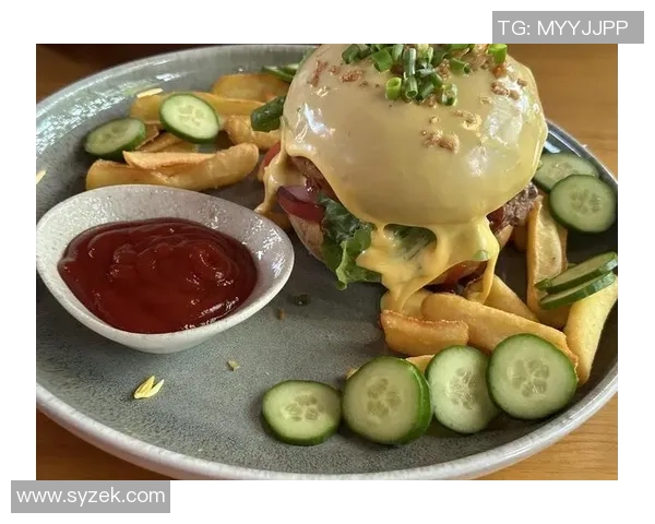 哈兰德饮食揭秘：每天六顿美食每周末尽情享受肉类盛宴